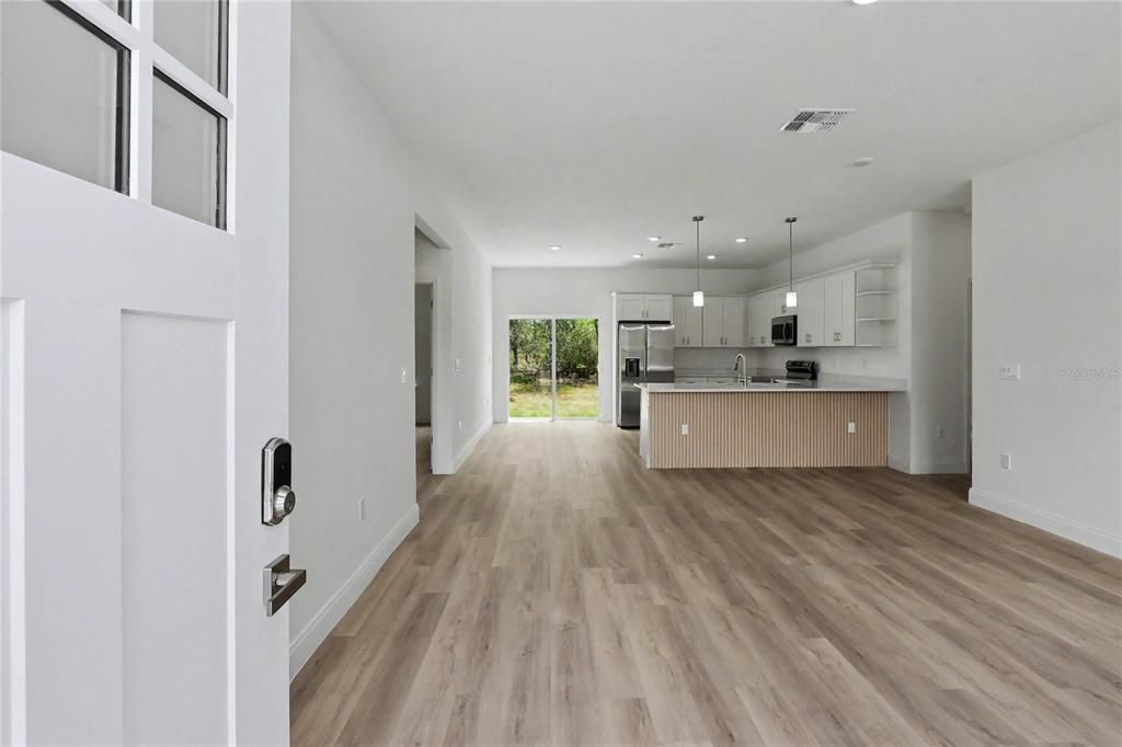 For Sale: $253,900 (3 beds, 2 baths, 1427 Square Feet)