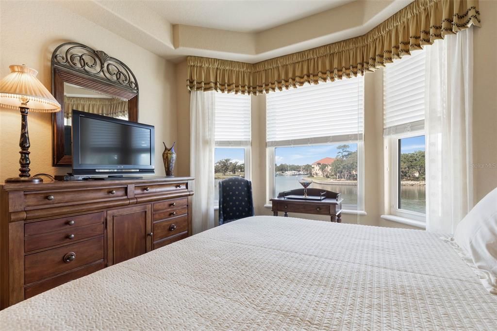 For Sale: $1,489,000 (5 beds, 4 baths, 4135 Square Feet)