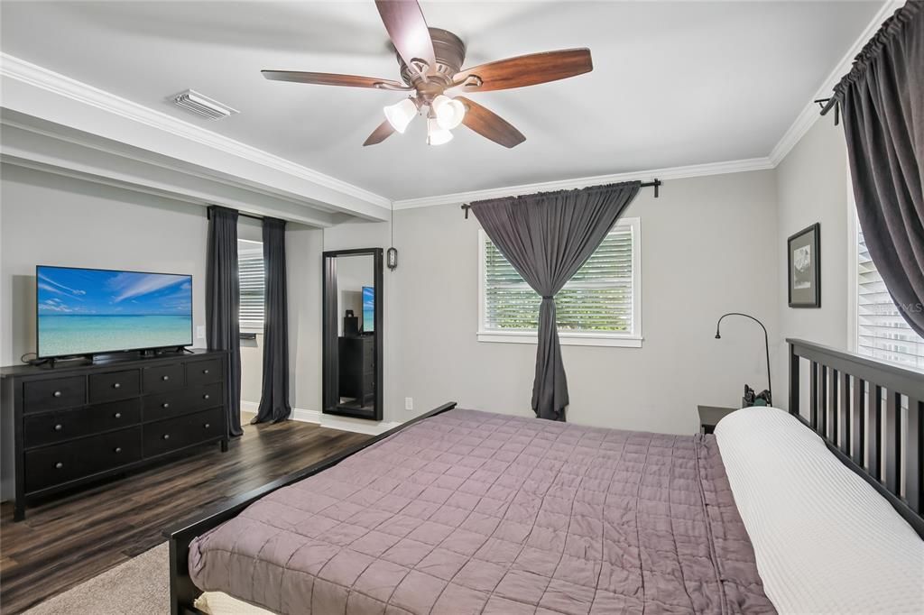 En Venta: $659,900 (4 camas, 3 baños, 2682 Pies cuadrados)