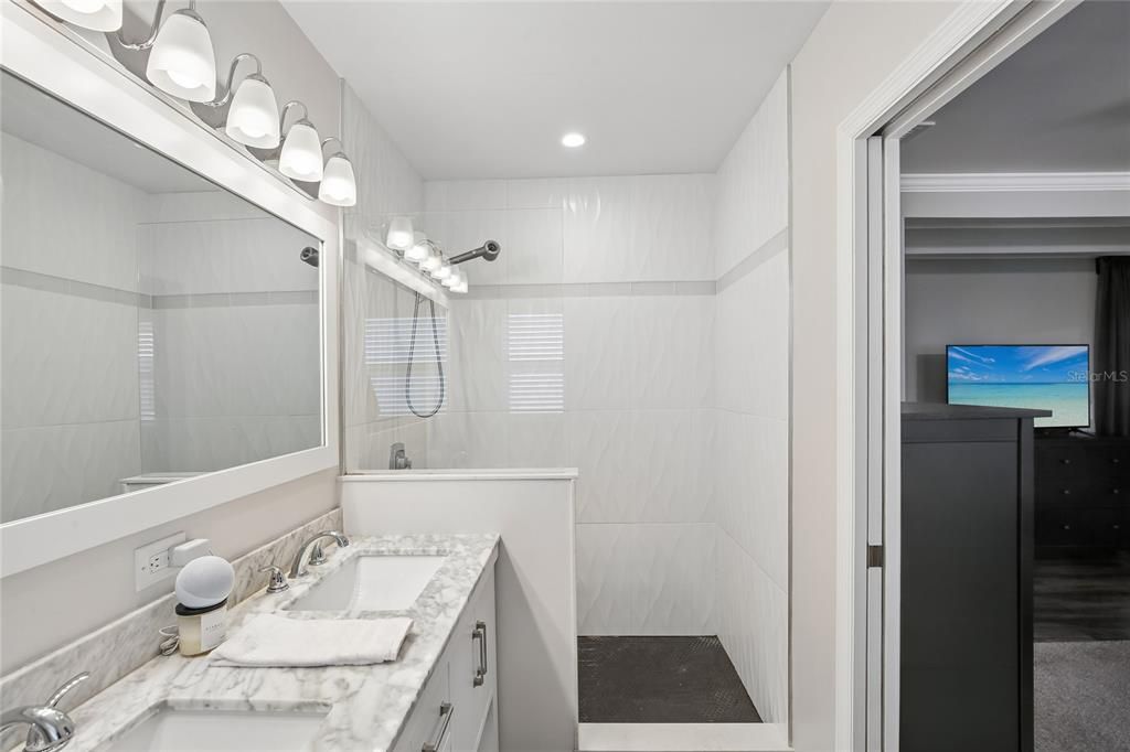 En Venta: $659,900 (4 camas, 3 baños, 2682 Pies cuadrados)