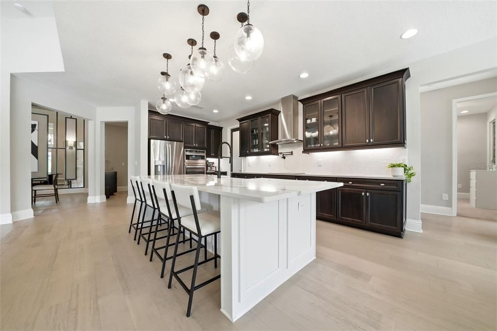 На продажу: $1,399,900 (5 спален, 4 ванн, 4429 Квадратных фут)