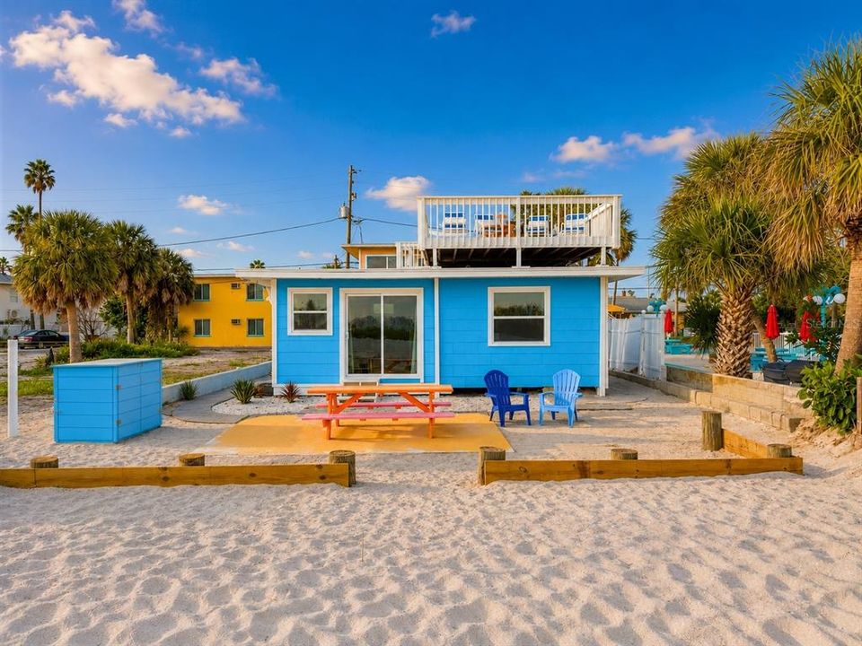 For Sale: $3,250,000 (5 beds, 3 baths, 2028 Square Feet)