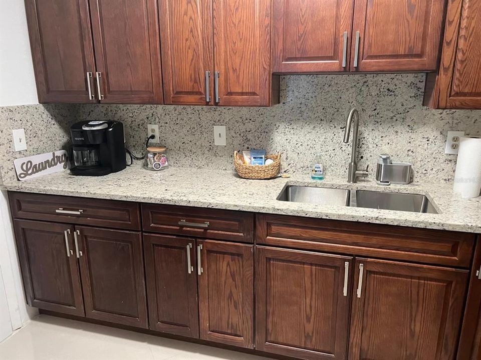 For Rent: $1,650 (2 beds, 2 baths, 899 Square Feet)