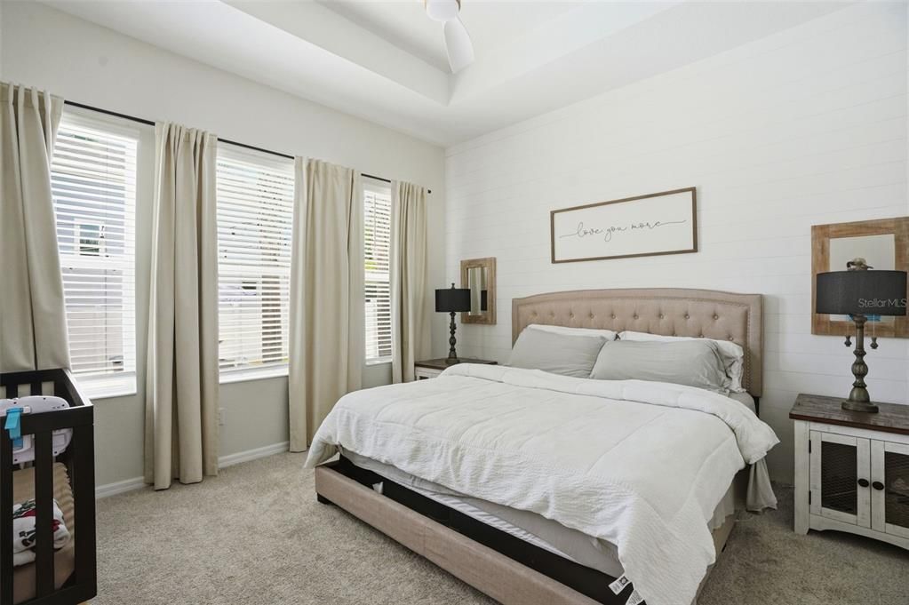 Activo con contrato: $625,000 (5 camas, 3 baños, 2415 Pies cuadrados)