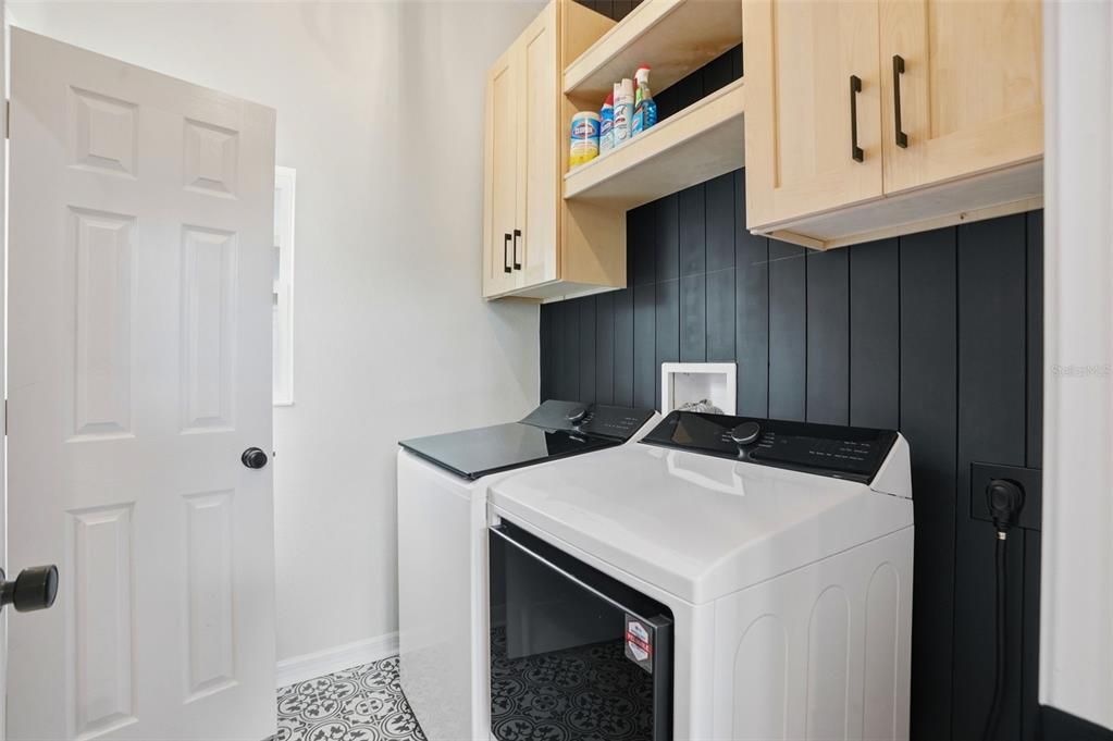 Activo con contrato: $625,000 (5 camas, 3 baños, 2415 Pies cuadrados)