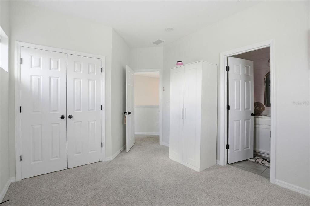 Activo con contrato: $625,000 (5 camas, 3 baños, 2415 Pies cuadrados)