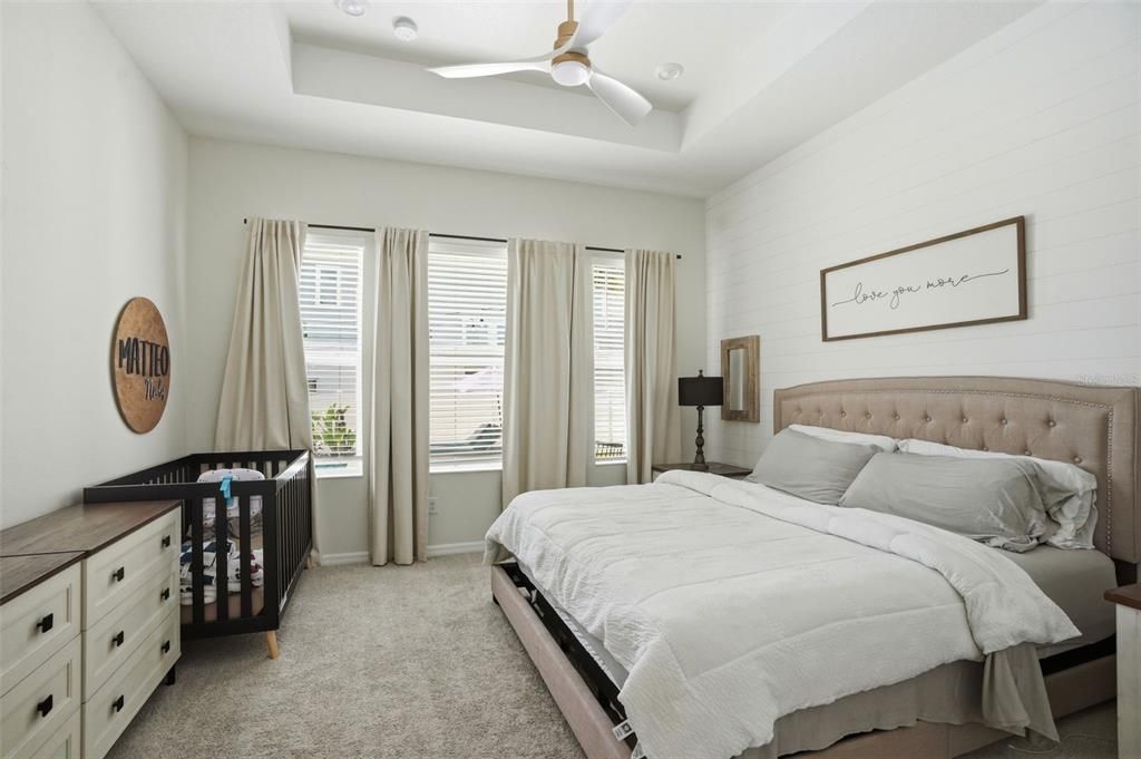 Activo con contrato: $625,000 (5 camas, 3 baños, 2415 Pies cuadrados)