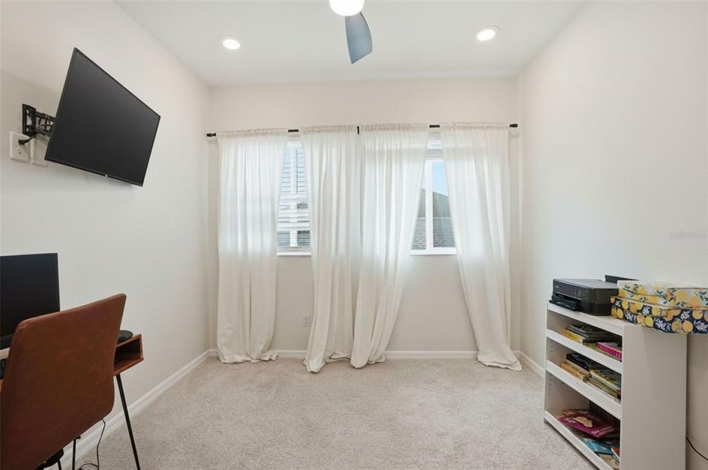 Activo con contrato: $625,000 (5 camas, 3 baños, 2415 Pies cuadrados)