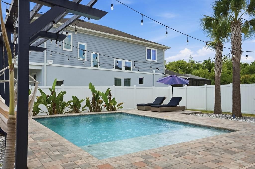 Activo con contrato: $625,000 (5 camas, 3 baños, 2415 Pies cuadrados)