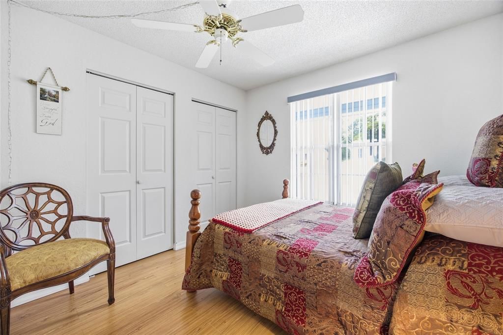 Active With Contract: $184,900 (2 beds, 2 baths, 1119 Square Feet)