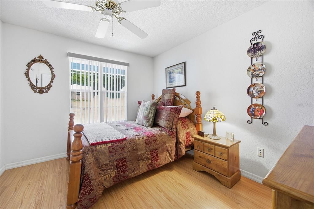 Active With Contract: $184,900 (2 beds, 2 baths, 1119 Square Feet)