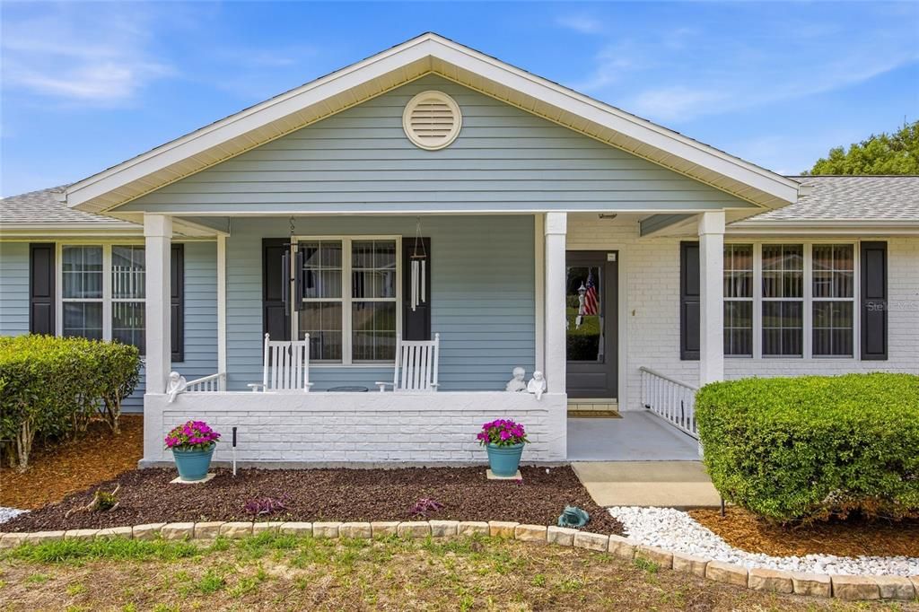 Active With Contract: $184,900 (2 beds, 2 baths, 1119 Square Feet)