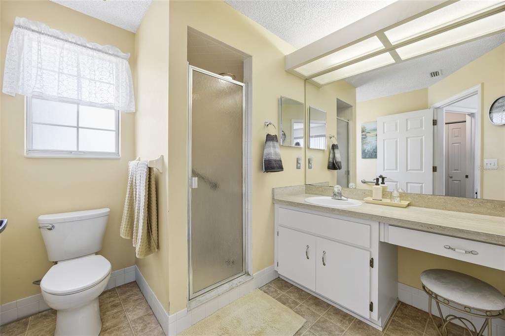 Active With Contract: $184,900 (2 beds, 2 baths, 1119 Square Feet)