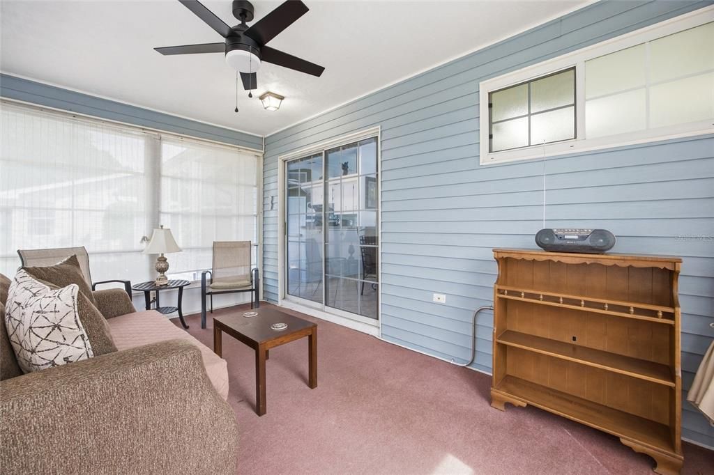 Active With Contract: $184,900 (2 beds, 2 baths, 1119 Square Feet)