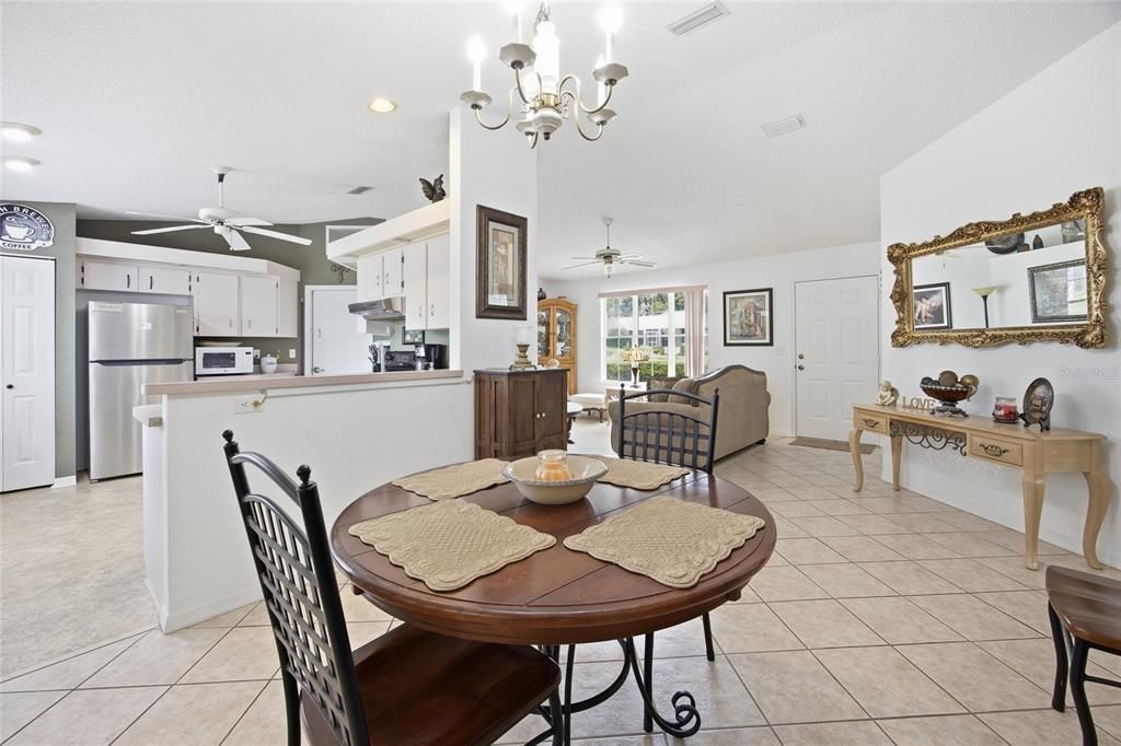 Active With Contract: $184,900 (2 beds, 2 baths, 1119 Square Feet)