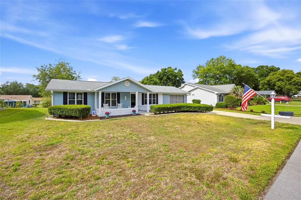 Active With Contract: $184,900 (2 beds, 2 baths, 1119 Square Feet)
