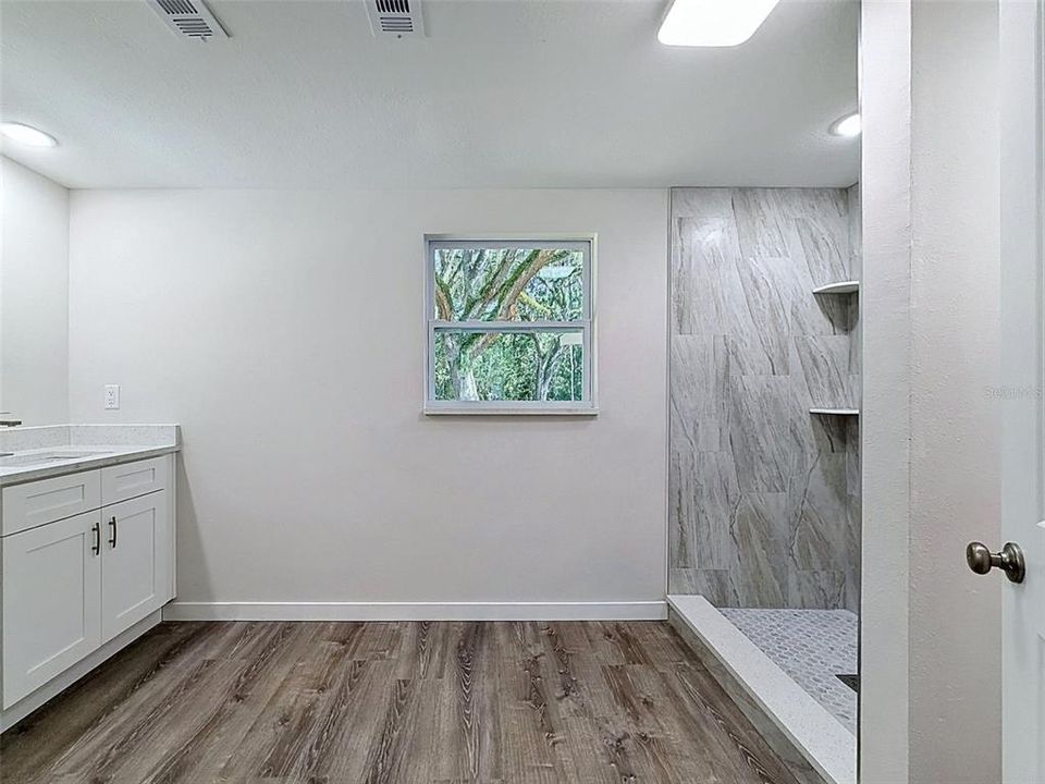 En Venta: $289,000 (3 camas, 2 baños, 1400 Pies cuadrados)