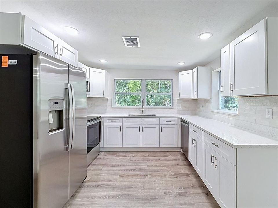 En Venta: $289,000 (3 camas, 2 baños, 1400 Pies cuadrados)
