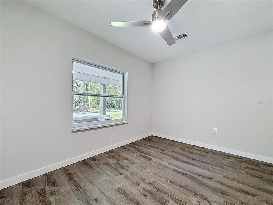 En Venta: $289,000 (3 camas, 2 baños, 1400 Pies cuadrados)