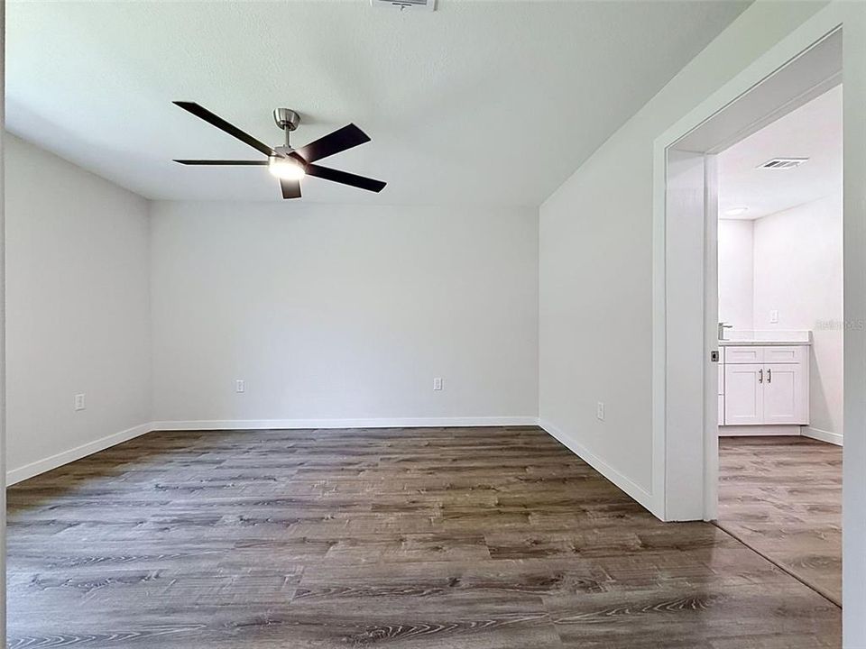 En Venta: $289,000 (3 camas, 2 baños, 1400 Pies cuadrados)