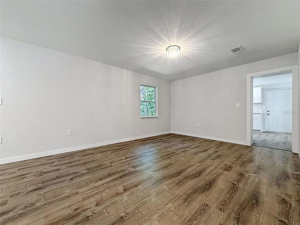 En Venta: $289,000 (3 camas, 2 baños, 1400 Pies cuadrados)
