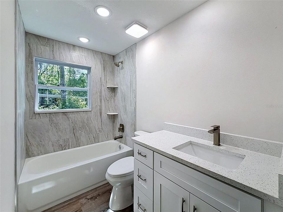 En Venta: $289,000 (3 camas, 2 baños, 1400 Pies cuadrados)