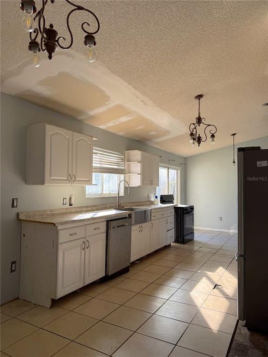 Activo con contrato: $224,999 (3 camas, 2 baños, 1499 Pies cuadrados)