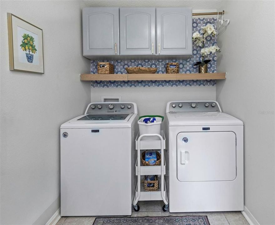Activo con contrato: $599,000 (4 camas, 2 baños, 2121 Pies cuadrados)