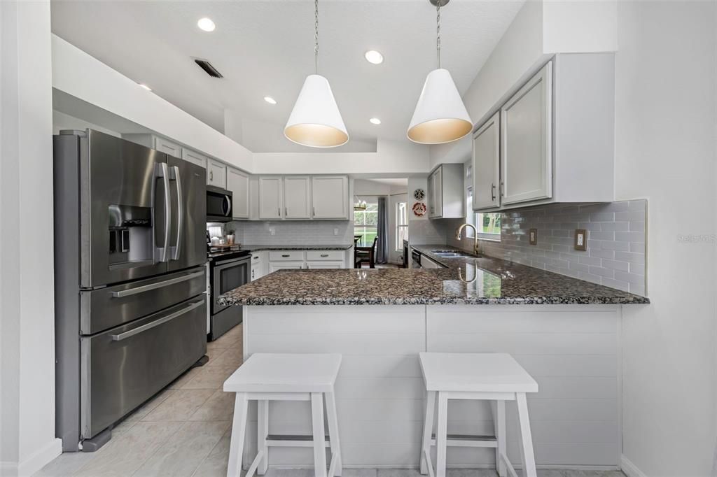 Activo con contrato: $599,000 (4 camas, 2 baños, 2121 Pies cuadrados)