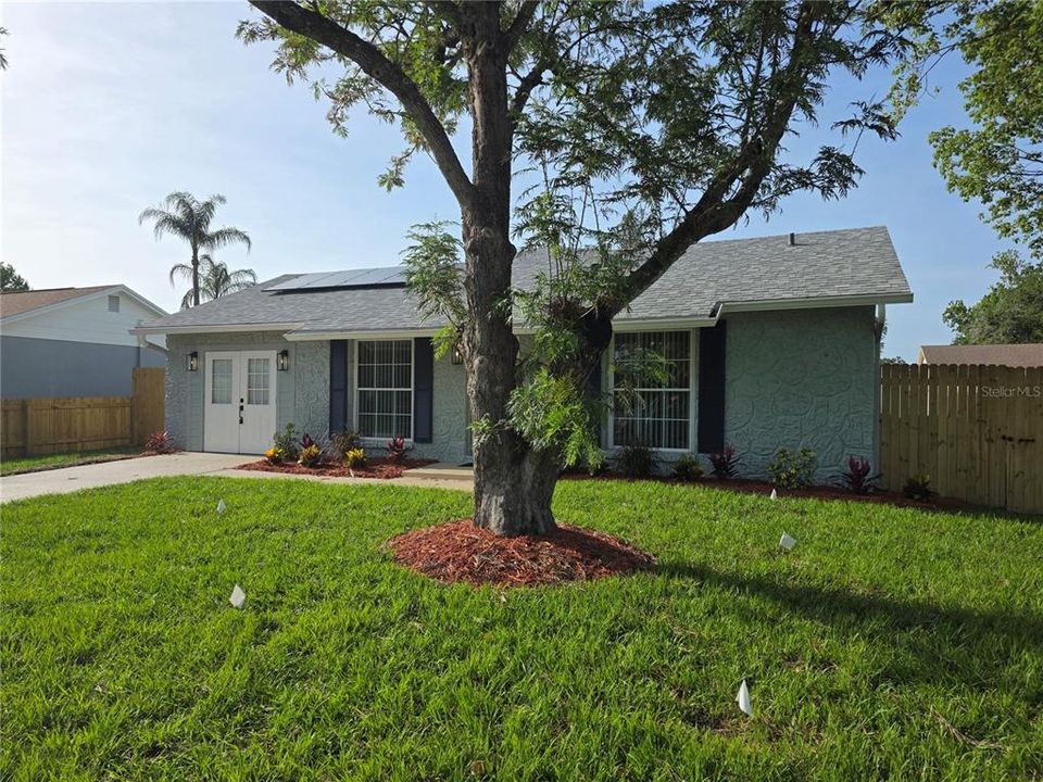 Active With Contract: $299,900 (4 beds, 2 baths, 1969 Square Feet)
