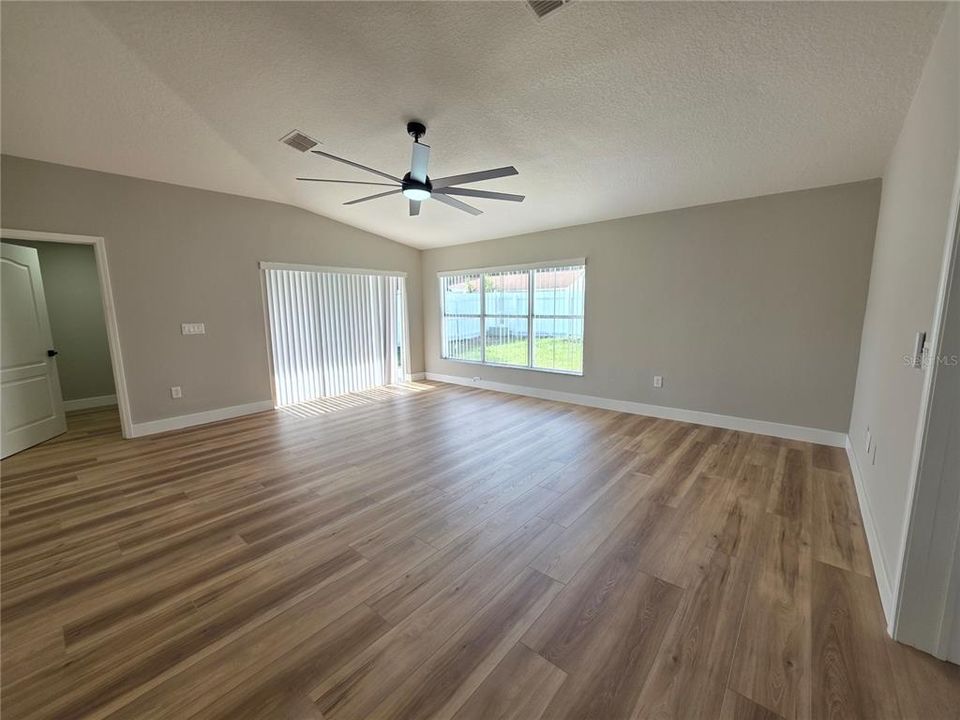 Active With Contract: $299,900 (4 beds, 2 baths, 1969 Square Feet)