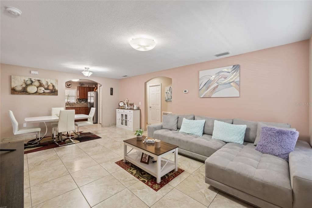 Active With Contract: $499,900 (5 beds, 3 baths, 2111 Square Feet)
