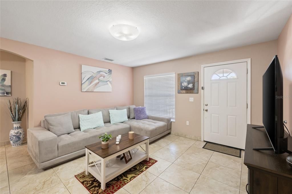 Active With Contract: $499,900 (5 beds, 3 baths, 2111 Square Feet)
