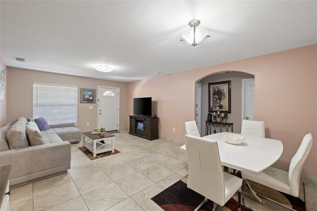 Active With Contract: $499,900 (5 beds, 3 baths, 2111 Square Feet)
