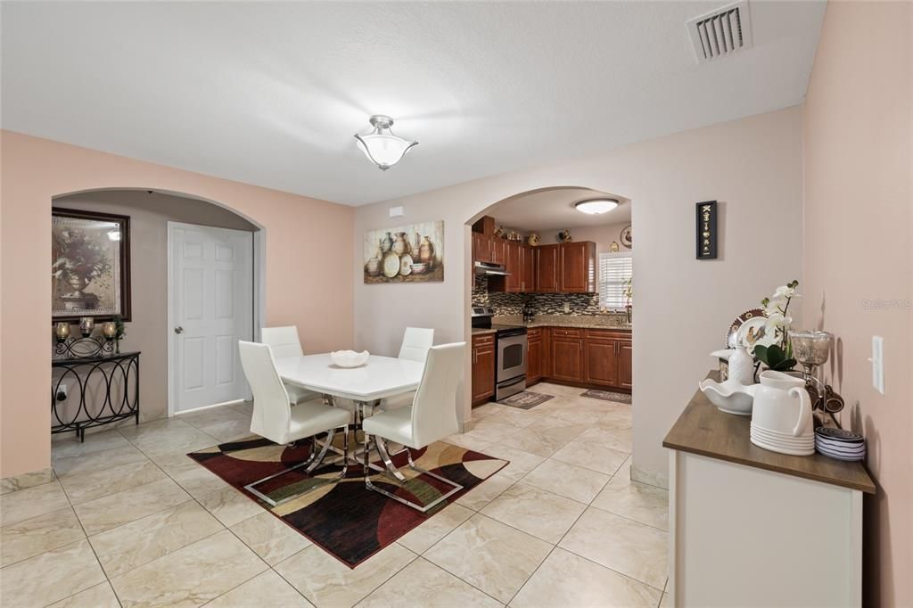 Active With Contract: $499,900 (5 beds, 3 baths, 2111 Square Feet)