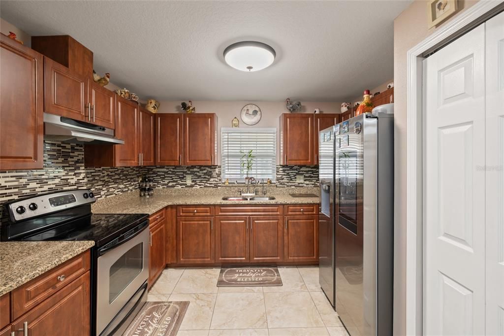 Active With Contract: $499,900 (5 beds, 3 baths, 2111 Square Feet)