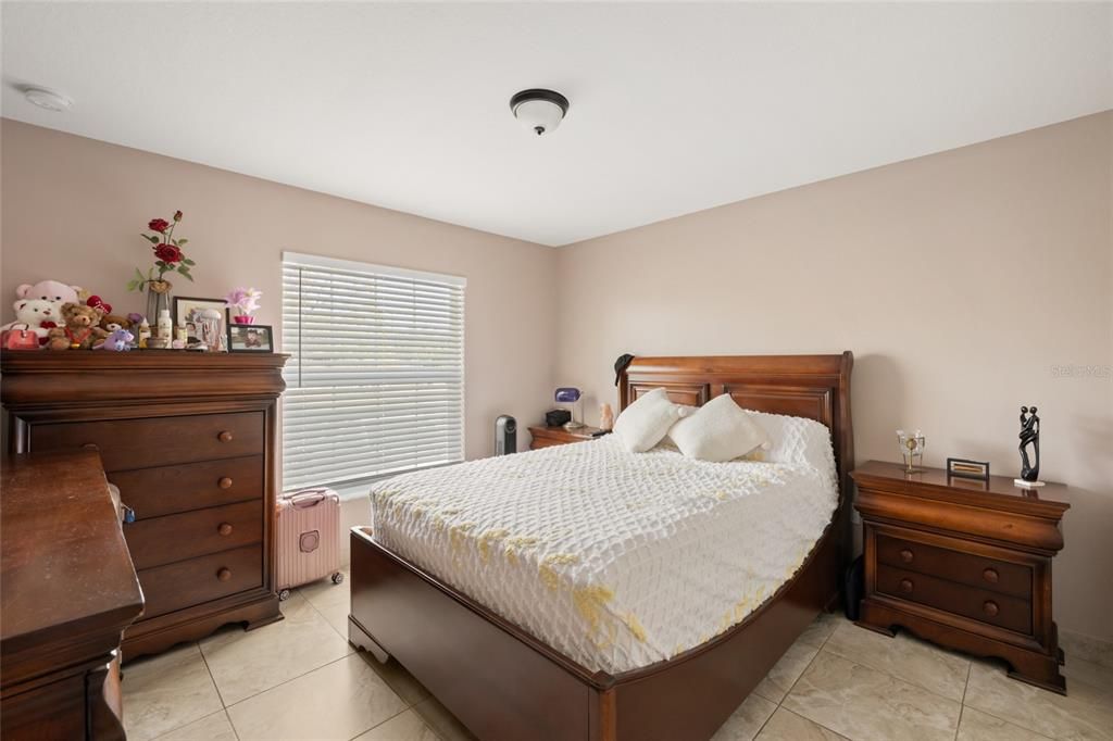 Active With Contract: $499,900 (5 beds, 3 baths, 2111 Square Feet)