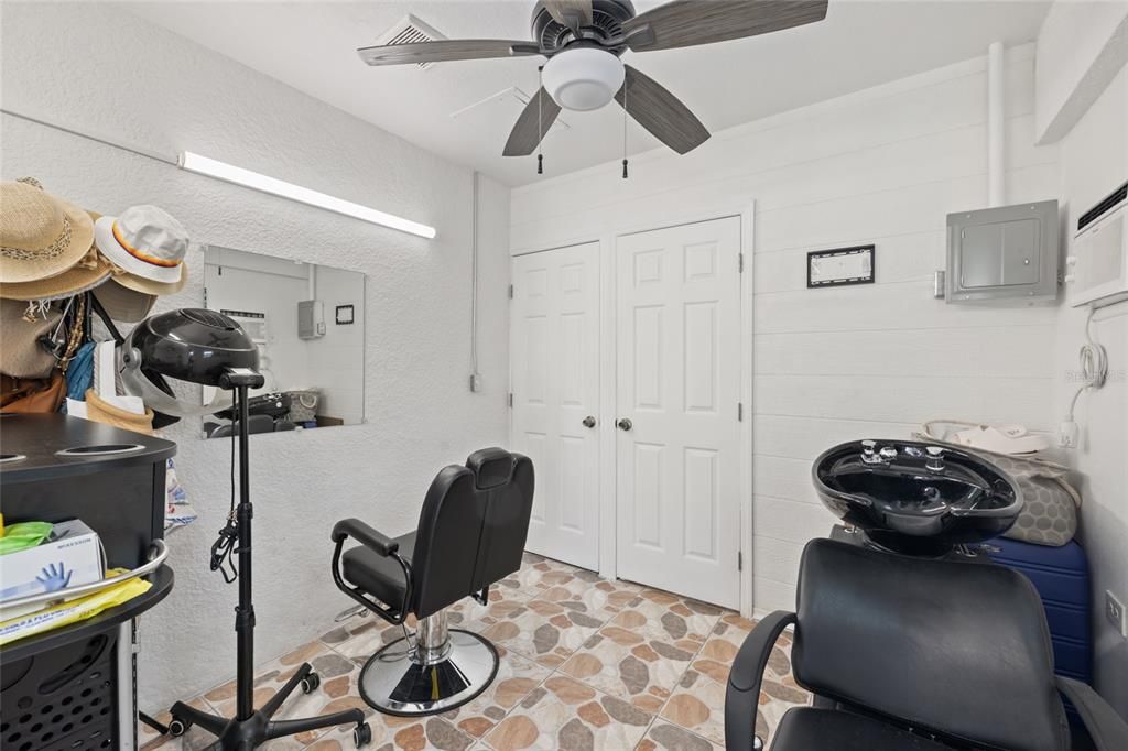 Active With Contract: $499,900 (5 beds, 3 baths, 2111 Square Feet)