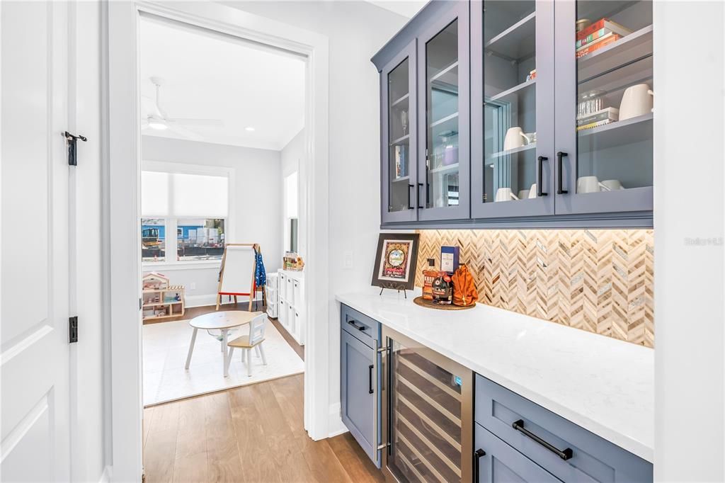 En Venta: $2,399,000 (5 camas, 4 baños, 3509 Pies cuadrados)
