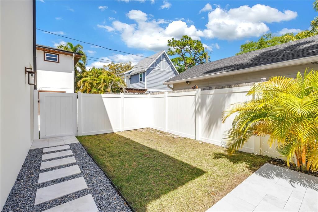 En Venta: $2,399,000 (5 camas, 4 baños, 3509 Pies cuadrados)