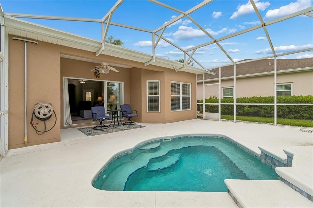 Под контрактом: $285,000 (2 спален, 2 ванн, 1467 Квадратных фут)