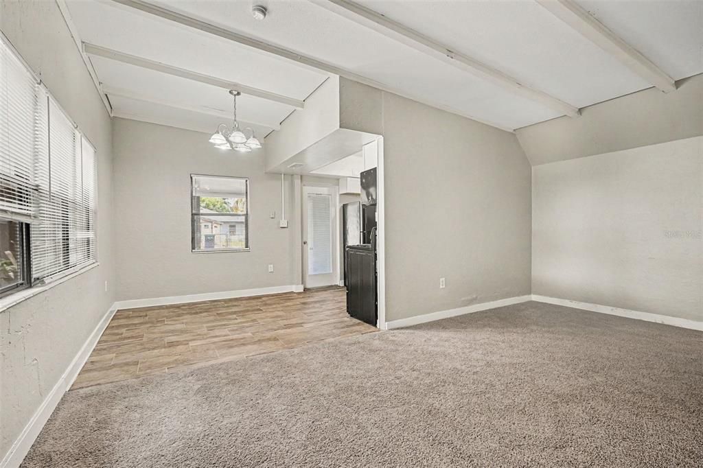 For Sale: $234,900 (3 beds, 1 baths, 1281 Square Feet)