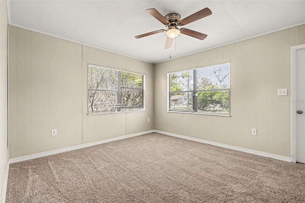 For Sale: $234,900 (3 beds, 1 baths, 1281 Square Feet)