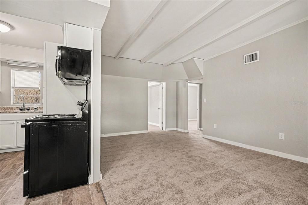 For Sale: $234,900 (3 beds, 1 baths, 1281 Square Feet)