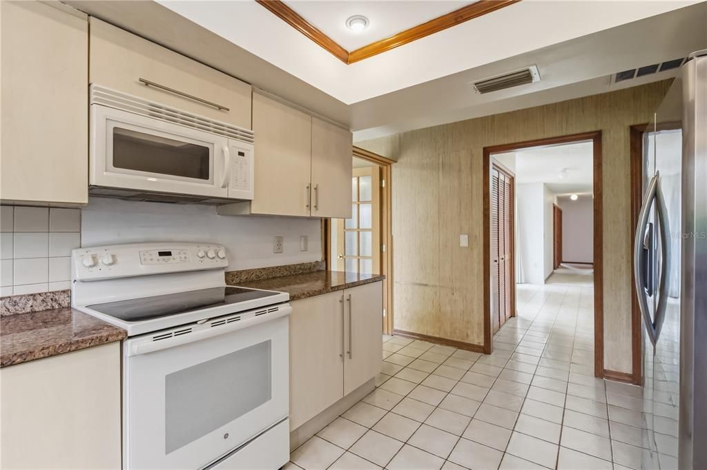 Activo con contrato: $500,000 (4 camas, 2 baños, 2060 Pies cuadrados)