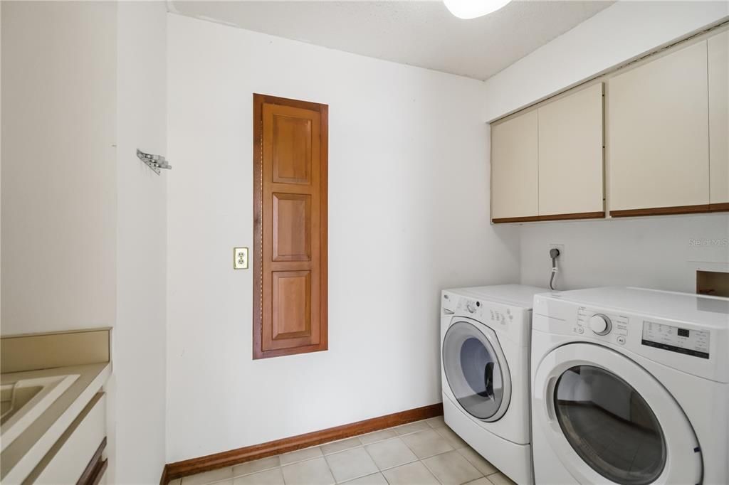 Activo con contrato: $500,000 (4 camas, 2 baños, 2060 Pies cuadrados)