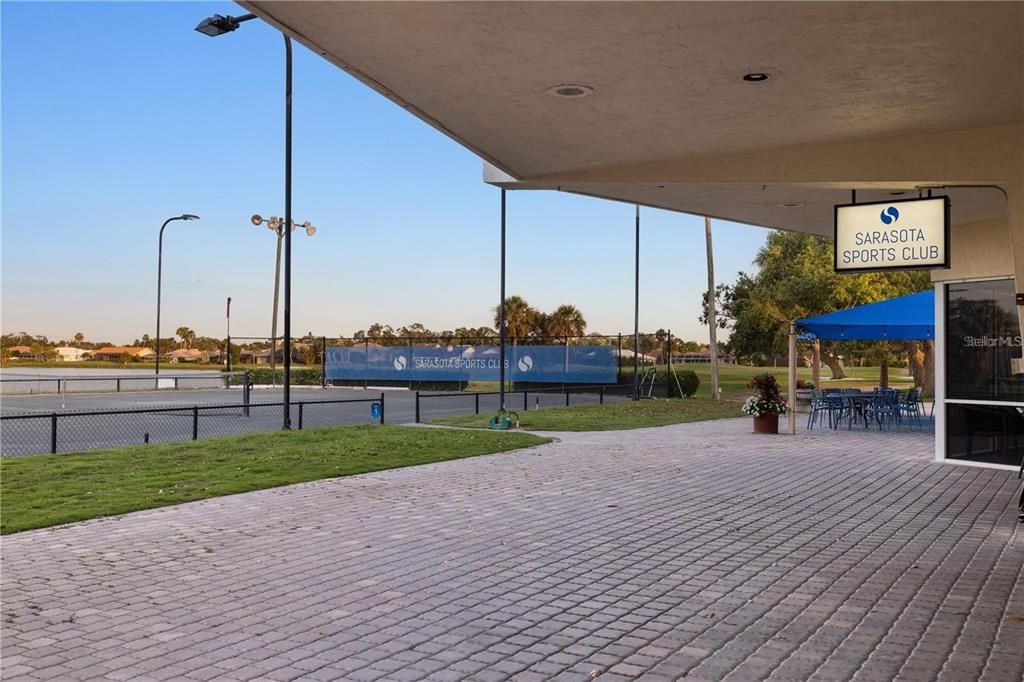 Activo con contrato: $500,000 (4 camas, 2 baños, 2060 Pies cuadrados)