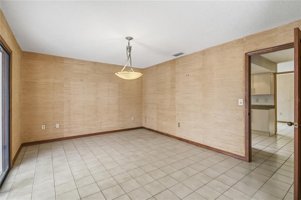 Activo con contrato: $500,000 (4 camas, 2 baños, 2060 Pies cuadrados)