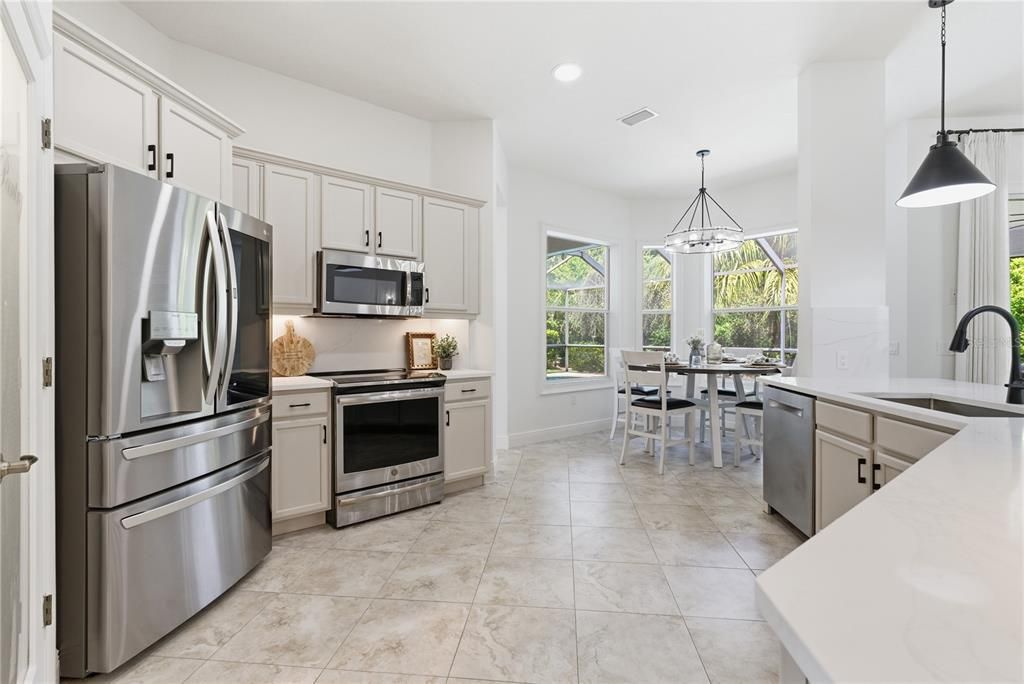 For Sale: $899,900 (4 beds, 2 baths, 2941 Square Feet)