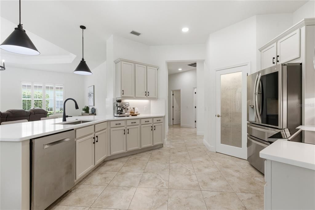 For Sale: $899,900 (4 beds, 2 baths, 2941 Square Feet)
